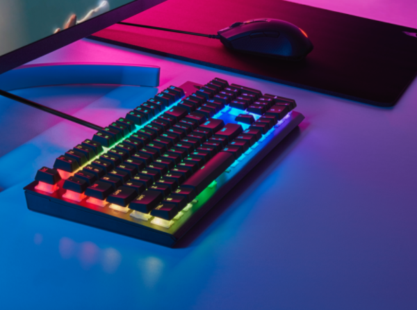 מקלדת גיימינג Corsair K60 RGB Pro