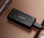 ⁦דיסק קשיח חיצוני Kingston XS1000 USB3.2 Type-C 1TB SSD⁩ – תמונה ⁦4⁩