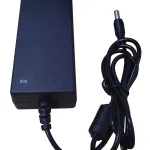 ספק כח שולחני עם כבל קומקום 12V/5A