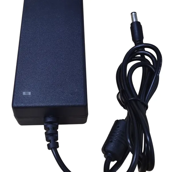 ספק כח שולחני עם כבל קומקום 12V/5A