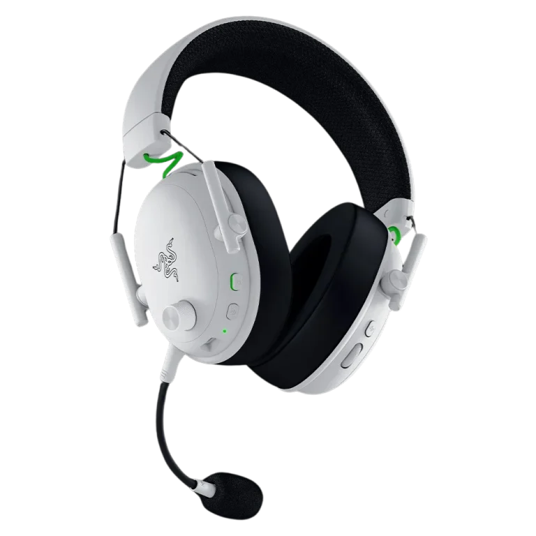אוזניות גיימינג ל-XBOX דגם BlackShark V3 בצבע לבן מבית Razer
