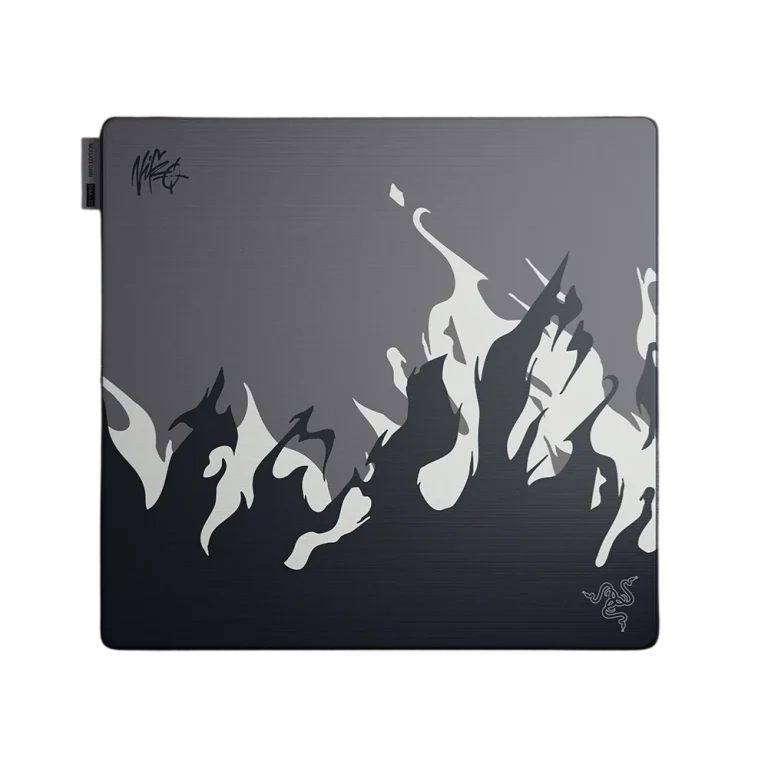 משטח עכבר דגם Gigantus V2 Pro Niko Edition מבית Razer