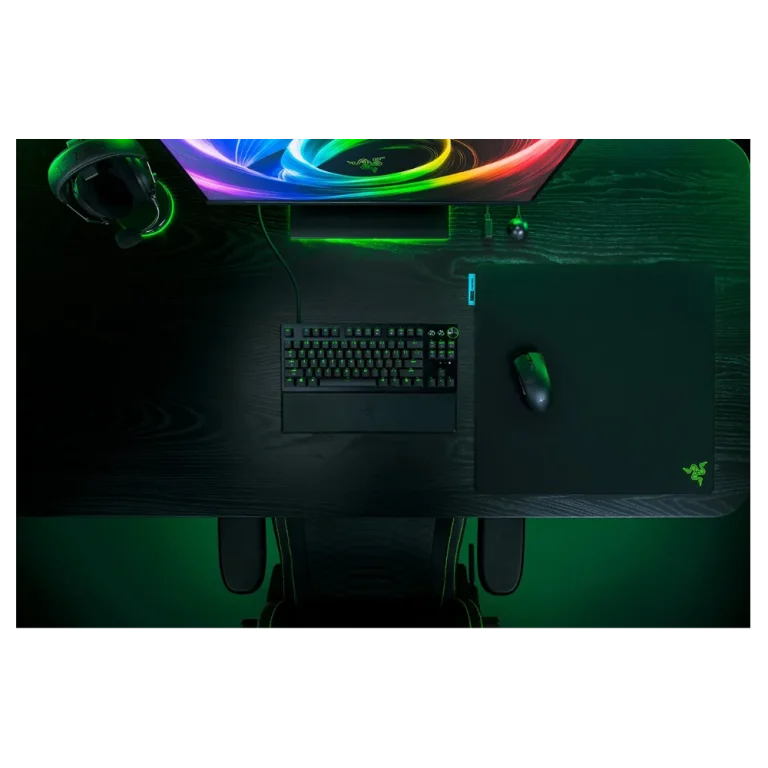 משטח עכבר דגם Gigantus V2 Pro Control מבית Razer