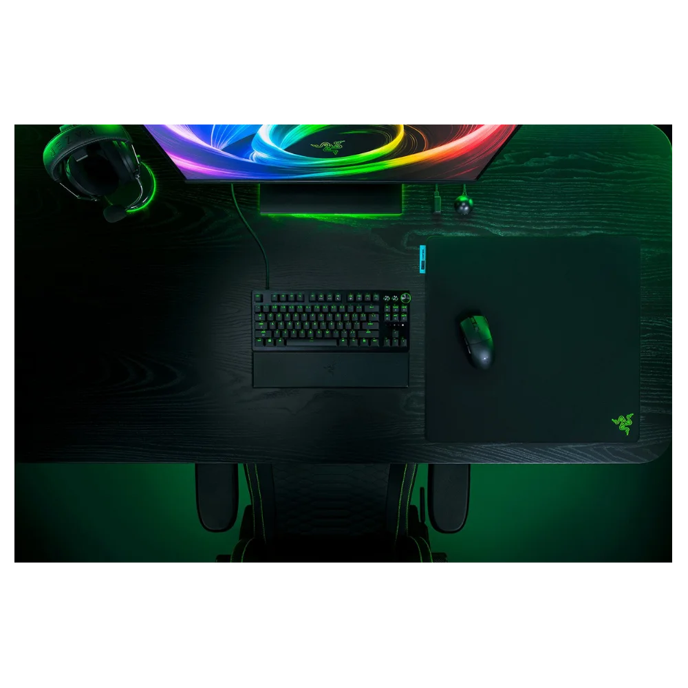 משטח עכבר דגם Gigantus V2 Pro Control מבית Razer