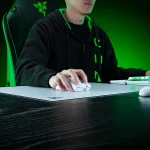 משטח עכבר גיימינג מזכוכית דגם Razer Atlas Pro בצבע לבן מבית Razer