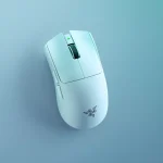 עכבר אלחוטי דגם Viper V4 Pro לבן מבית Razer