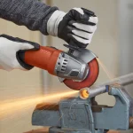 משחזת זוויתית חוטית W750 דגם BEG110-QS מבית BLACK&DECKER
