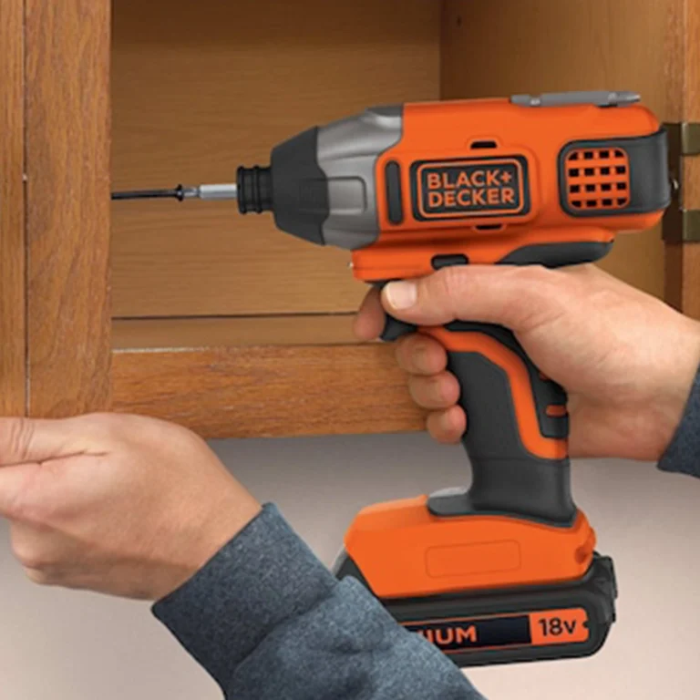 מברגה אימפקט דגם BDCIM18N-XJ מבית BLACK&DECKER