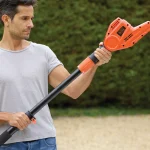 גוזם גדר חיה חשמלי Black&Decker BEHT201 – אורך להב 45 ס"מ, הספק 420W