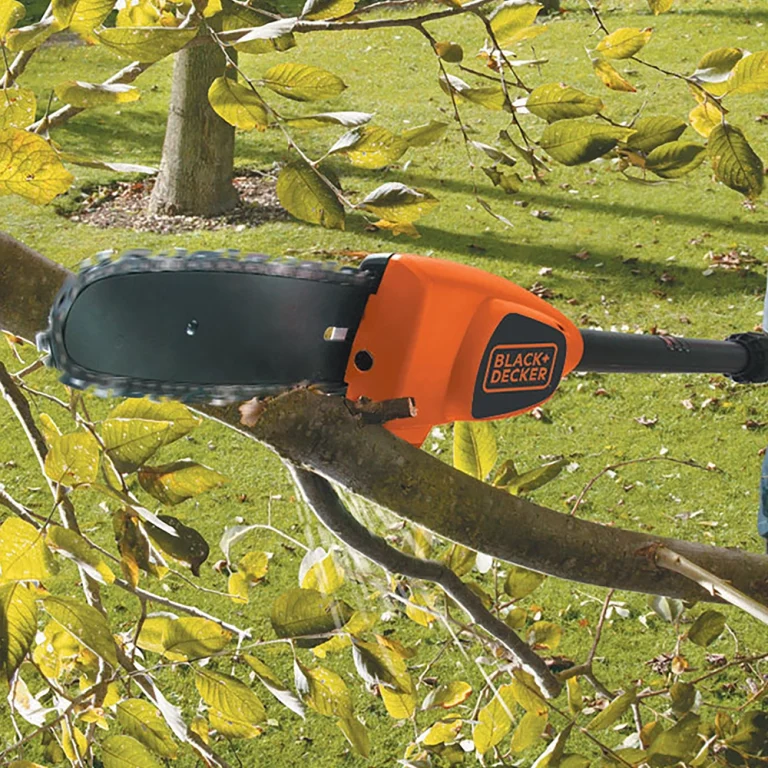 מסור גיזום טלסקופי נטען Black+Decker GPC1820L20