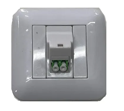 שקע על הטיח עם מתאם אופטי LC-APC DUPLEX (בריטי מתחת לטיח)